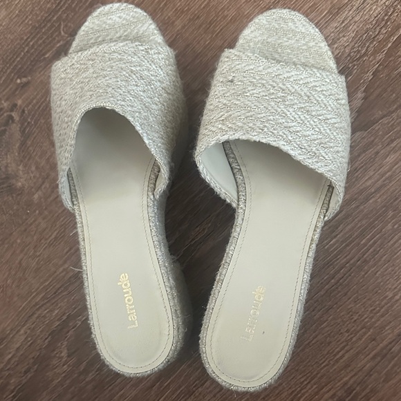 Women's Cream Slide Sandals - Picture 1 of 2